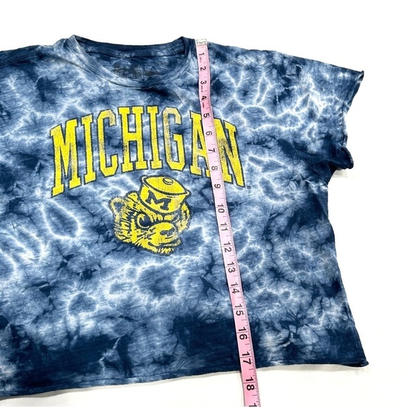 The Original Retro Brand U of Michigan Wolverines Tie Dye Crop Graphic T-shirt - Picture 5 of 6